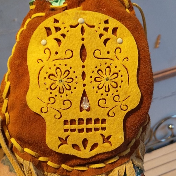 Buck skin fringed leather sugar skull pouch - Picture 3 of 5